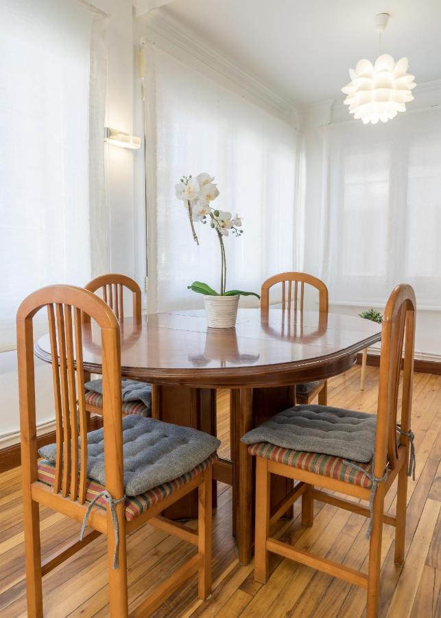 Ybarra Apartment By People Rentals Bilbao Buitenkant foto