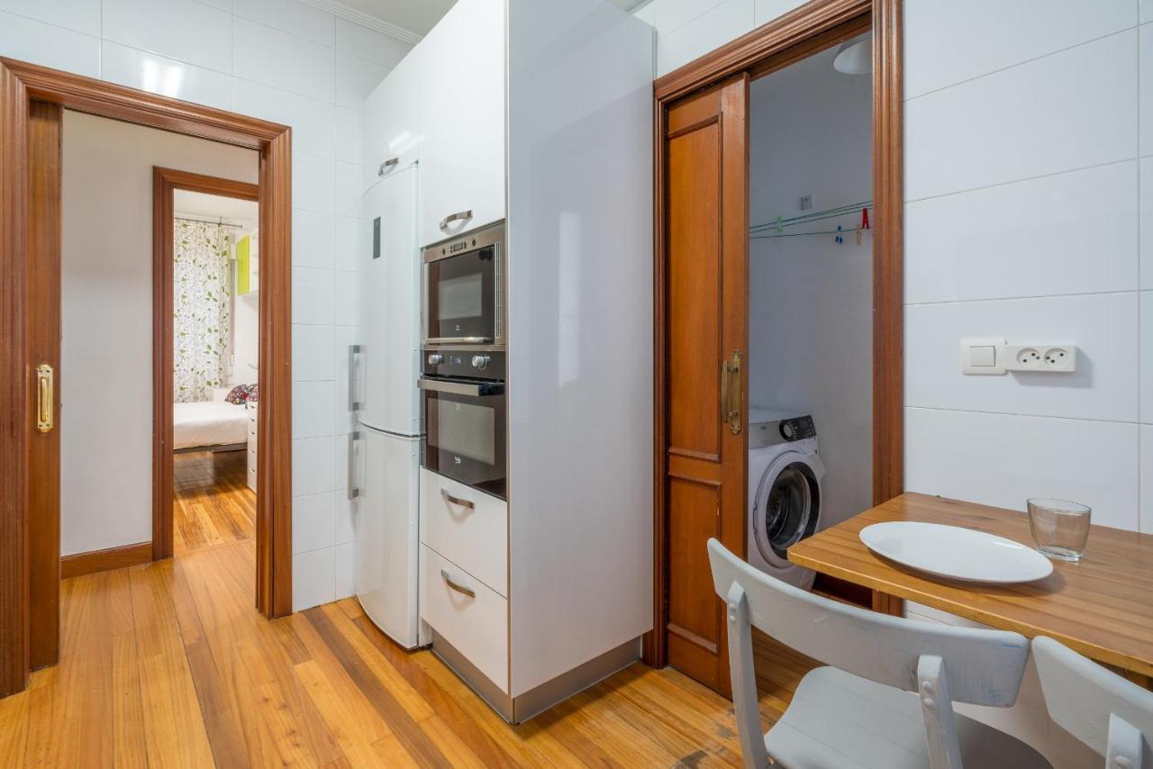 Ybarra Apartment By People Rentals Bilbao Buitenkant foto